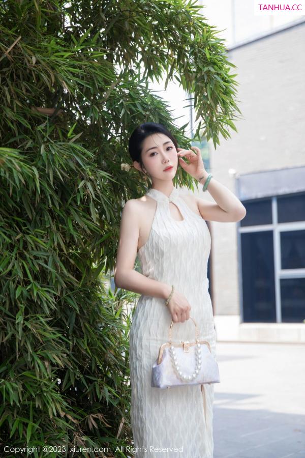   [XiuRen]高清写真图 2023.09.25 No.7435 严利娅Yuliya 旗袍美臀第15张图片